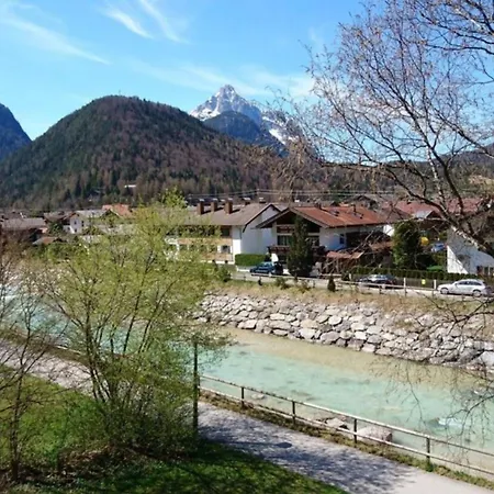 Moderne Mit Berg- Und Isarblick Mittenwald